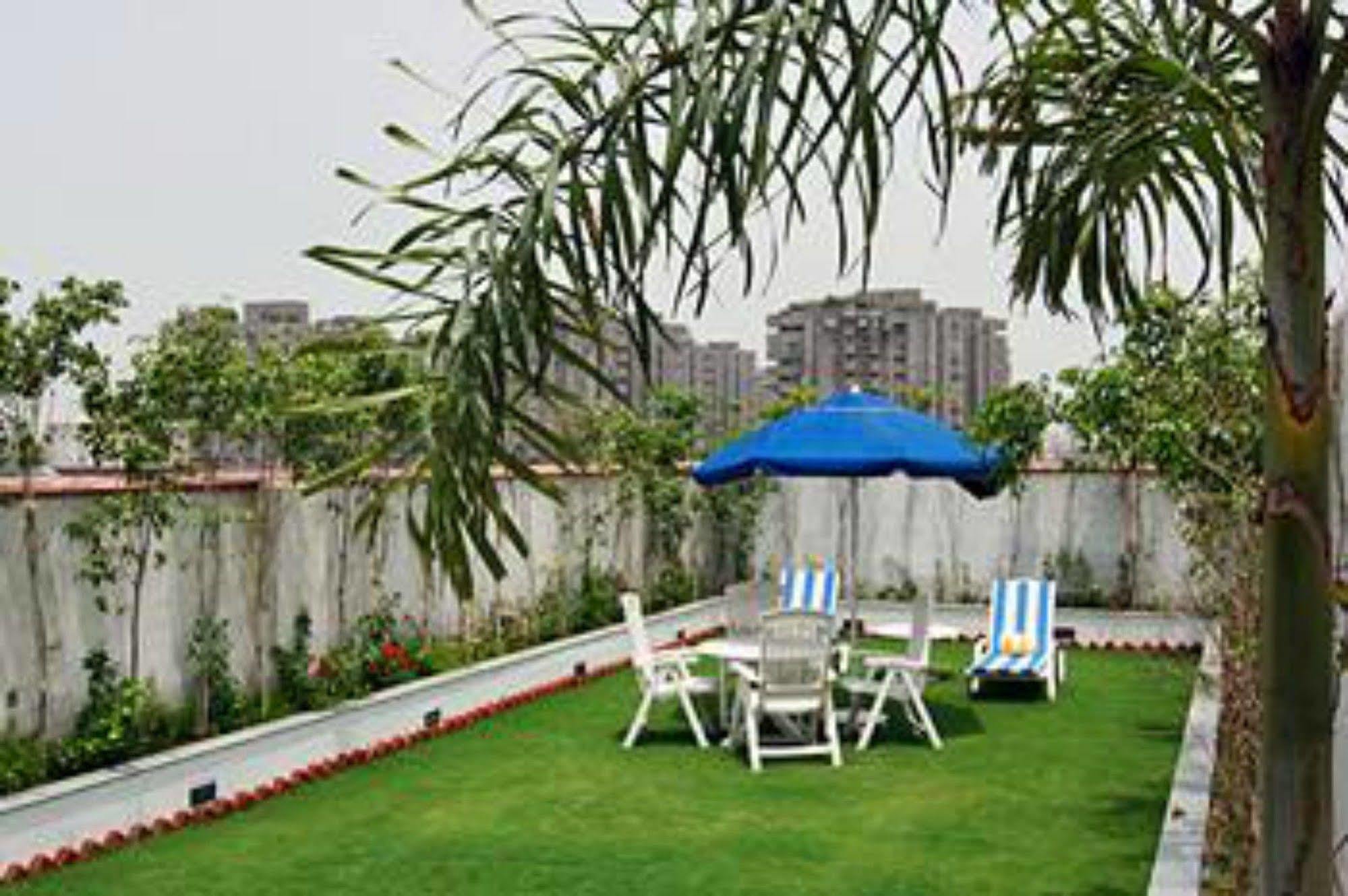 Lemon Tree Hotel, East Delhi Mall, Kaushambi Ghaziabad Exterior foto